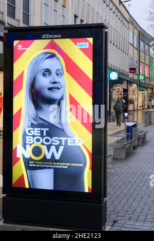 Bristol, UK. 8th Jan, 2022. Vaccine booster signs in Broadmead Bristol city centre as Omicron Covid-19 cases rise. Credit: JMF News/Alamy Live News Stock Photo