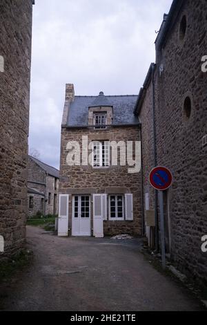 France, Brittany, Saint-Jacut-de-la-Mer, the 2020-12-25. Illustration of daily life in Brittany during the Christmas holidays in the midst of the Covi Stock Photo