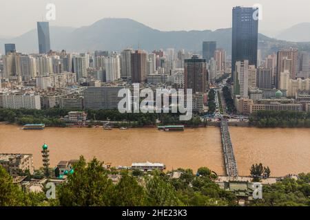 Skyline of Lanzhou and Yellow river Huang He , Gansu Province, China Stock Photo