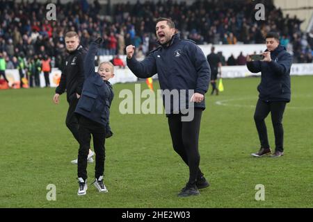 HARTLEPOOL, UK. JAN 8TH Hartlepool United manager Graeme Lee celebrates after his side's 2-1 win in the FA Cup match between Hartlepool United and Blackpool at Victoria Park, Hartlepool on Saturday 8th January 2022. (Credit: Mark Fletcher | MI News) Stock Photo