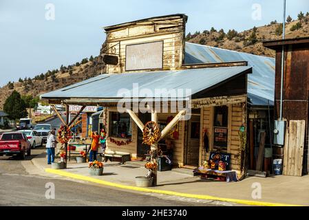'Judy's Place'; weathered retail store in very small rural town of Mitchell; Oregon; USA Stock Photo