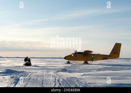 Royal Canadian Air Force CC-138 Twin Otter in the arctic on 5 March 2018 (180305 Stock Photo
