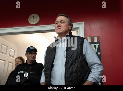 Marietta, GA, USA. 8th Jan, 2022. Former U.S. Senator David Perdue waits for his introduction at suburban Atlanta GOP meeting. Perdue lost his Senate seat in the 2020 election and seeks a return to politics, hoping to replace incumbent Republican Gov. Brian Kemp. (Credit Image: © Robin Rayne/ZUMA Press Wire) Stock Photo