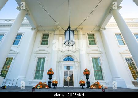 Washington, DC, USA. 31st Oct, 2021. The White House North Portico is decorated for fall, October 31, 2021. (photo by Chandler West) Credit: White House/ZUMA Press Wire Service/ZUMAPRESS.com/Alamy Live News Stock Photo