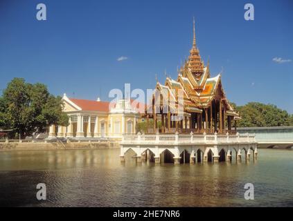 Thailand. Ayutthaya. Bang Pa In Palace. Aisawan Thiphya-Art Pavilion and lake. Stock Photo