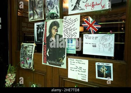 Flowers and tribute messages from Michael Jackson fans outside the Lyric Theatre in London. Stock Photo