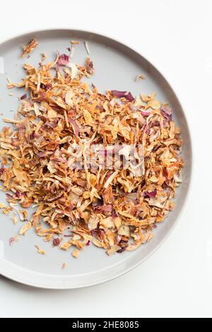 dried onions on plate Stock Photo