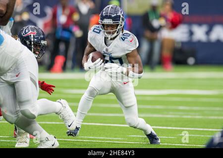 Tennessee Titans running back Dontrell Hilliard (40) carries the