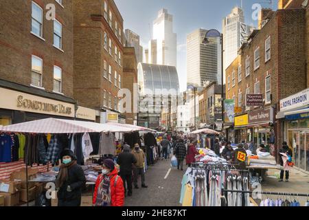 Petticoat Lane Market, Whitechapel, Aldgate, London England Stock Photo