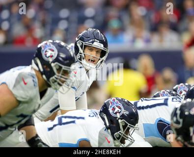 Tennessee Titans quarterback Ryan Tannehill (17) looks to pass during an  NFL football game against the Houston Texans, Sunday, Jan. 9, 2022, in  Houston. (AP Photo/Matt Patterson Stock Photo - Alamy