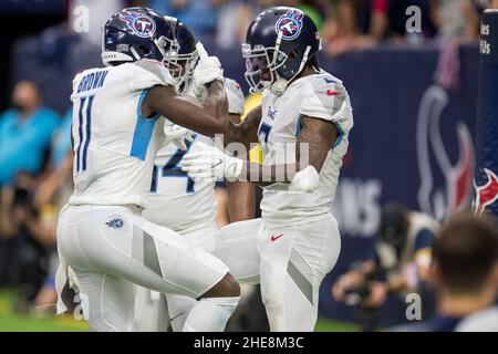 January 9, 2022: Tennessee Titans wide receiver Julio Jones (2) celebrates  his touchdown catch with wide