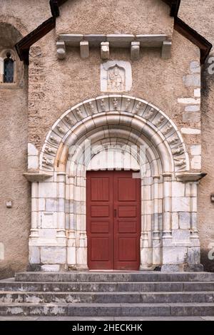 France, Pyr?n?es-Atlantiques (64), B?arn, B?ost, le portail en marbre blanc de l'?glise Saint-Jacques/France, Pyrenees Atlantiques, Bearn, Beost, Saint Jacques church portal Stock Photo