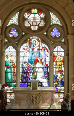 France, Vosges, Domremy la Pucelle, birthplace of Joan of Arc, Bois Chenu Basilica (built between 1881 and 1926) also named Saint Joan of Arc from Domremy la Pucelle Basilica by architects Paul Sedille, Emile and Rene Demay in neo roman style Stock Photo