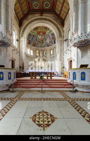 France, Vosges, Domremy la Pucelle, birthplace of Joan of Arc, Bois Chenu Basilica (built between 1881 and 1926) also named Saint Joan of Arc from Domremy la Pucelle Basilica by architects Paul Sedille, Emile and Rene Demay in neo roman style, the choir Stock Photo