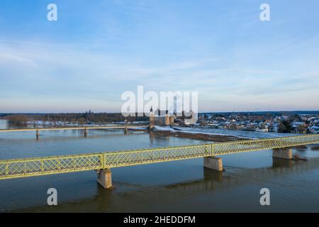 This landscape photo was taken in Europe, in France, in the Center region, in the Loiret, near Orleans, in Winter. We see the medieval town of Sully s Stock Photo