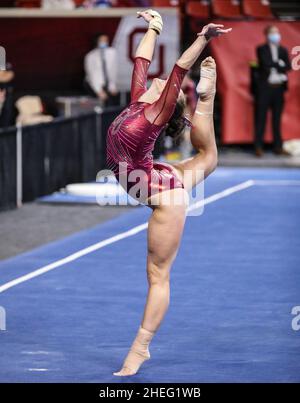 Norman, OK, USA. 9th Jan, 2022. Oklahoma's Carly Woodard during her floor routine at the NCAA gymnastics meet between the Alabama Crimson Tide and the Oklahoma Sooners at the Lloyd Noble Center in Norman, OK. Kyle Okita/CSM/Alamy Live News Stock Photo