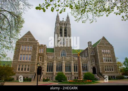 Gasson Hall with Collegiate Gothic style at the quad in Boston College. Boston College is a private university established in 1863 in Chestnut Hill, N Stock Photo