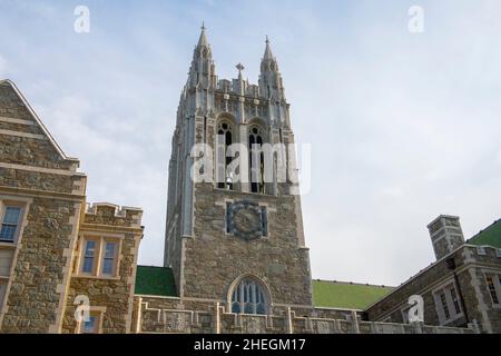 Gasson Hall with Collegiate Gothic style at the quad in Boston College. Boston College is a private university established in 1863 in Chestnut Hill, N Stock Photo
