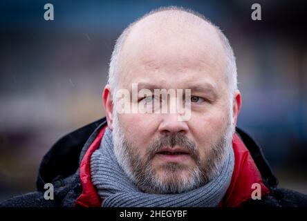 Wismar, Germany. 07th Jan, 2022. Daniel Friedrich, District Manager of IG Metall Küste, after a staff meeting at MV Werft. The continued existence of MV Werften is acutely endangered, and employees' wages could not be paid as planned. The federal government, the state and the shipyard owner Genting Hong Kong have so far been unable to agree on a new rescue package. Credit: Jens Büttner/dpa-Zentralbild/ZB/dpa/Alamy Live News Stock Photo