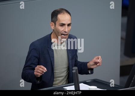 Berlin, Deutschland. 09th Dec, 2021. Ali AL-DAILAMI, âFraktion DIE LINKE, during his speech Current Hour on Troop Concentration of Russian Armed Forces at the State Border of Ukraine, 6th Plenary Session of the German Bundestag, German Bundestag in Berlin, Germany on December 9th, 2021 Credit: dpa/Alamy Live News Stock Photo
