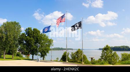 Mount Vernon, Indiana, USA - August 24, 2021: The Ohio River as seen from the Riverbend Park Stock Photo