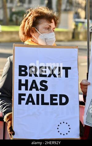 London, UK. Anti Government Protesters demonstrated in Parliament Square on the day Prime Minister Boris Johnson faced further questions over lockdown parties at No 10 Downing Street. Stock Photo