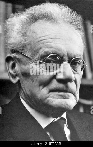 KARL von FRISCH (1886-1982) German-Austrian entomologist Stock Photo