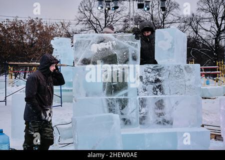Moscow, Moscow, Russia. 11th Jan, 2022. Master ice sculptors work on their designs in sub-zero temperatures during the International Festival ''Snow and Ice'', which will take place in Moscow's Gorky Park from January 2 to February 28. (Credit Image: © Carlos Escalona/ZUMA Press Wire) Stock Photo