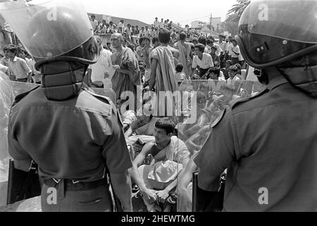 Buddhist monks gather in protest to demand an end to the sectarian violence driving the country into civil war, April 27, 1987 in Colombo, Sri Lanka. A massive car bomb that exploded at the central bus station killing over 100 people Stock Photo