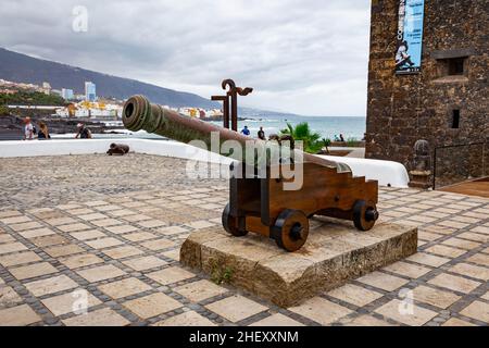 Antique cannon near the entrance to Castillo San Felipe in Puerto de la Cruz Stock Photo