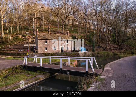 Canal cottage, High Peak Junction, Derbyshire, England Stock Photo