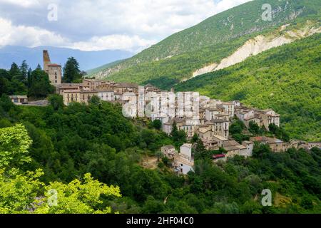 Anversa degli Abruzzi, L Aquila province, Abruzzo, Italy: old town Stock Photo