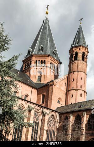 Mainzer Dom cathedral in Mainz in Germany under cloudy sky Stock Photo