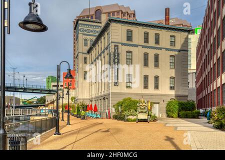 The Locks, Italianate, Reynolds Leaf Tobacco Warehouse Stock Photo