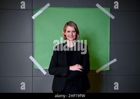 Marktoberdorf, Germany. 23rd May, 2022. Steffi Lemke (Bündnis 90/Die  Grünen), Federal Minister for the Environment, Nature Conservation, Nuclear  Safety and Consumer Protection, welcomes Allgäuer alphorn blowers at the  beginning of the k