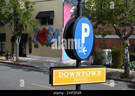 SANTA ANA, CALIFORNIA - 12 JAN 2022: Downtown Parking structure signs near the Civic Center. Stock Photo