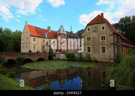 Wasserschloss Senden, ehemaliges Rittergut, Kreis Coesfeld, Nordrhein-Westfalen, Deutschland  /  Wasserschloss Senden, former manor house, Coesfeld di Stock Photo