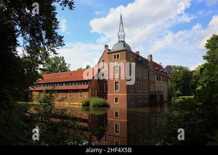 Wasserschloss Senden, ehemaliges Rittergut, Kreis Coesfeld, Nordrhein-Westfalen, Deutschland  /  Wasserschloss Senden, former manor house, Coesfeld di Stock Photo