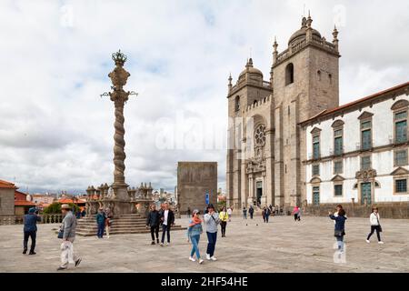 Porto, Portugal - June 03 2018: The Pillory of Porto and the Porto Cathedral. Stock Photo