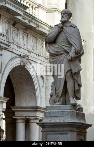 statue of the famous architect Andrea Palladio in the historic center of Vicenza, Italy, near the building called Basilica Palladiana Stock Photo