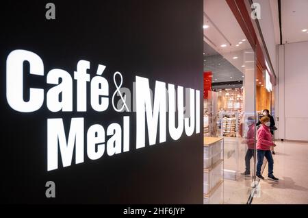 https://l450v.alamy.com/450v/2hf6jyp/hong-kong-china-13th-jan-2022-shoppers-are-seen-at-the-japanese-household-and-clothing-retail-company-muji-shop-and-cafe-in-hong-kong-photo-by-budrul-chukrutsopa-imagessipa-usa-credit-sipa-usaalamy-live-news-2hf6jyp.jpg