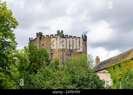 Durham Castle, next to Durham Cathedral in the city centre. beautiful historic building in the city centre, currently used for accommodation for stude Stock Photo
