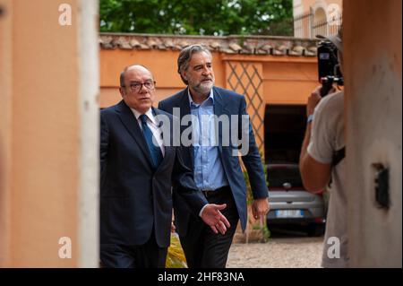 Rome, Italy 21/06/2021: shooting the film 'Vita da Carlo' with actors Carlo Verdone and Max Tortora. Monteverde. © Andrea Sabbadini Stock Photo