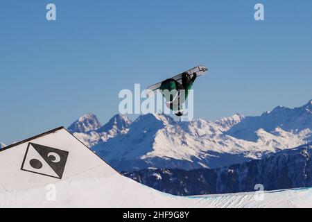Laax, Switzerland. 14th Jan, 2022. Niklas Mattsson of Sweden competes during the men's snowboard slopestyle semifinal at FIS Snowboard World Cup 2022 in Laax, Switzerland, Jan. 14, 2022. Credit: Zhang Cheng/Xinhua/Alamy Live News Stock Photo