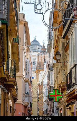 Calles adornadas para Carnaval, Cádiz Stock Photo