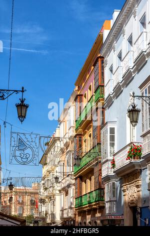 Calles adornadas para Carnaval, Cádiz Stock Photo