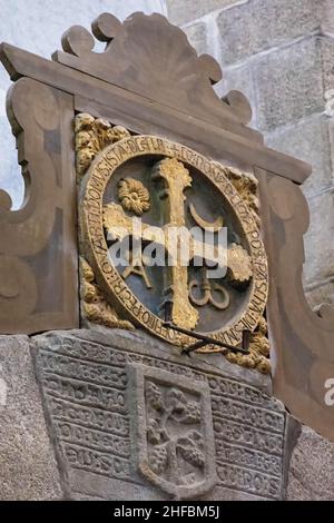 Cruces de consagración de la Catedral de Santiago de Compostela, siglo XIII, Galicia Stock Photo