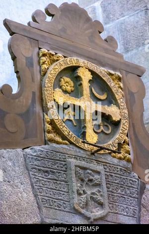 Cruces de consagración de la Catedral de Santiago de Compostela, siglo XIII, Galicia Stock Photo