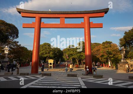 Kamakura, Japan – November 14, 2007: The view of San no Torii (the third gate) on the approach (sando) of Tsurugaoka Hachimangu shrine. Kamakura. Japa Stock Photo