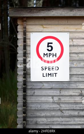 5 mph construction building site speed safety sign England Stock Photo